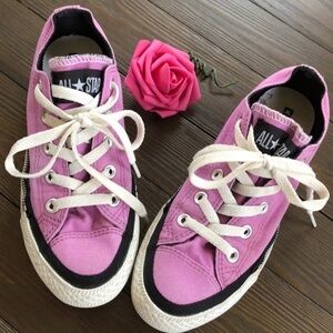 Converse All Star casual pink tennis shoes w/zipper trim